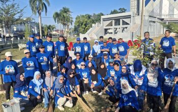Aksi Bakti dan Tanaman Pohon Demokrat Mamuju, Semarakkan Langit Biru Indonesia Asri   
