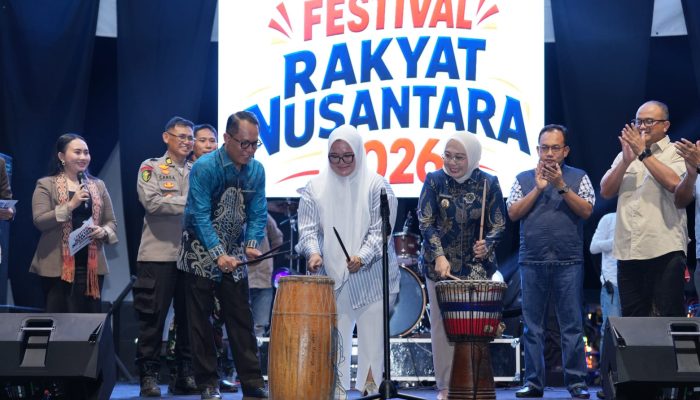Festival Rakyat Nusantara 2026 Resmi Dibuka, Sekda Sulbar Sebut UMKM Penopang Ekonomi Daerah