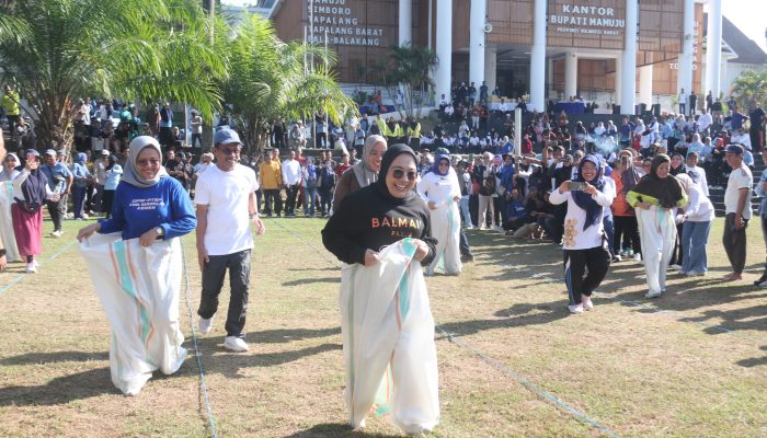 Rangkaian HUT Mamuju ke-486, Bupati Mamuju Ikuti Permainan Tradisional Balap Karung dan Terompa