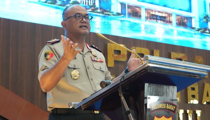 Kapolda Sulbar Buka Rakernis Lalu Lintas: Transformasi Pelayanan Berbasis Teknologi yang Menjunjung Nilai Kemanusiaan   