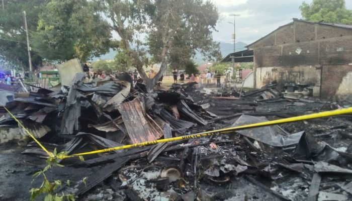 Pusdalops BPBD Sulbar Terima Laporan Kebakaran di Lingkungan Gaspol Polewali, Dua Rumah Rusak Berat dan Dua Rusak Ringan