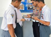 Ditlantas Polda Sulbar Pasang Mading Edukatif di SMA Negeri 1 Mamuju: Wadah Belajar Tertib dan Selamat   