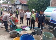 Atasi Kekeringan, Polres Polman Distribusikan 8.000 Liter Air Bersih, Warga Ucapkan Terima Kasih Tulus   