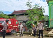 Warga Terdampak Kemarau Panjang, Polisi di Pasangkayu Salurkan Ribuan Liter Air Bersih