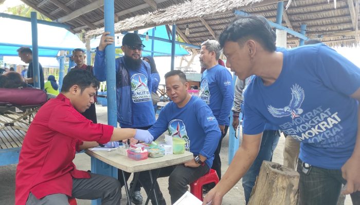 Gerakan Langit Biru Demokrat Polman: Bersihkan Pantai, Cek Kesehatan, dan Donor Darah   
