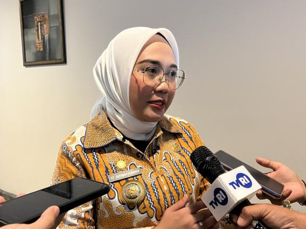 Bupati Mamuju, St.Sutinah Suhardi saat ditemui sejumlah media usai membuka kegiatan di ruang camar Maleo Hotel, Kamis 6 Agustus 2026