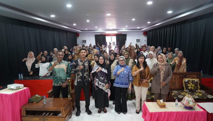 DKPPKB Sulbar Dukung Peningkatan Kapasitas Pengelola dan Kader Posyandu melalui 25 Kompetensi Dasar di Mamuju