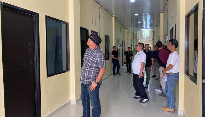 Kapolda Sulbar Cek Progres Rusun Polres Mamasa   