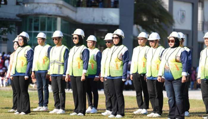 Semangat Jiwa Korsa, Tim Gerak Jalan PUPR Sulbar Meriahkan HUT ke-81 Kemerdekaan RI   