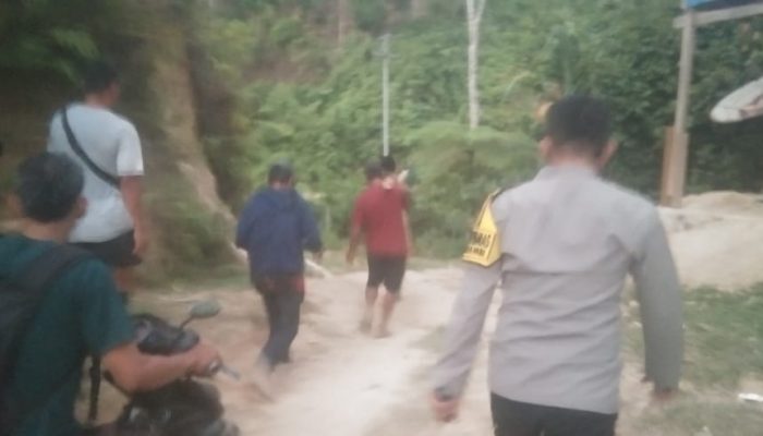 Polri Melayani dengan Hati: Perjuangan Evakuasi Nenek Sania dari Pegunungan Mambi Wilayah Hukum Polda Sulbar   