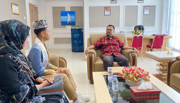 Terima Hidayat Faturrahman, Bau Akram Dai : Pemuda Sulbar Mampu Bersaing di Kancah Internasional