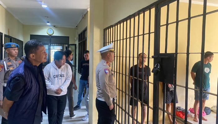 Sambut HUT RI ke-81, Personel Polda Sulbar Tetap Siaga Jaga Keamanan dan Pelayanan Masyarakat   