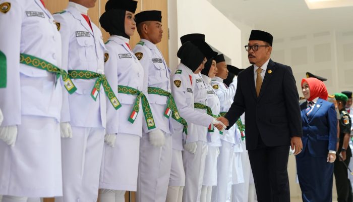 Kukuhkan 65 Paskibraka, Suhardi Duka: Jadilah Teladan dan Patriot Bangsa   