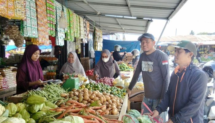Dinas Pangan Sulbar Pantau Stabilitas Pasokan dan Harga Pangan di Pasar Baru Mamuju   
