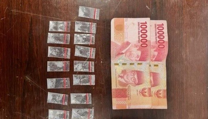 Sasar Jaringan Narkotika, Polda Sulbar Amankan Tiga Orang Sita Puluhan Saset Sabu di Malunda