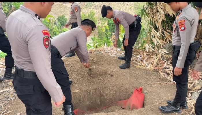 Kenang Pengabdian Setia, Apel Pemakaman Satwa K-9 “Getta” Digelar di Polda Sulbar   