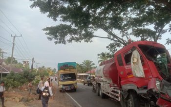 Tabrakan Antara Mobil Tangki dan Truk Pemuat Sawit di Karossa, Polantas Himbau Pengendara Tetap Berhati-Hati