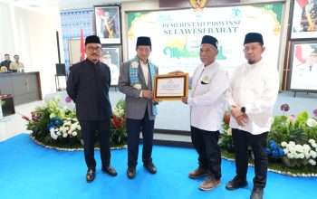Hadiri Maulid Nabi di Sulbar, Menag RI Puji Pembangunan dan Kinerja Gubernur Suhardi Duka