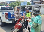 Polantas Polda Sulbar Berbagi, Hapus Lelah Pejuang Jalanan Mamuju   