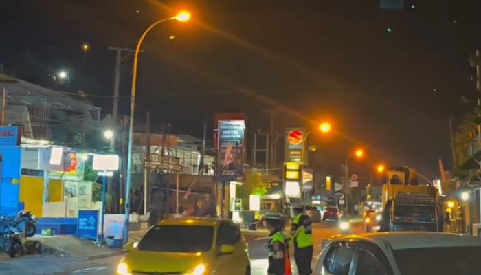 Patroli Malam Polantas Polda Sulbar Pastikan Jalan Aman, Warga Tenang   