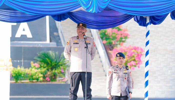 “Makin Mencintai Sulbar, Makin Cepat di Dimutasi” Pesan Perpisahan Menyentuh Irjen Pol Adi Deriyan di Apel Terakhirnya
