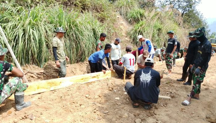 Melalui program TMMD ke-130, Kodim 1418/Mamuju Komitmen Membantu Tingkatkan Aksesibilitas Masyarakat