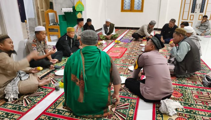 Jajaran Polres Mamasa Gelar Subuh Keliling dan Dialog Kamtibmas 