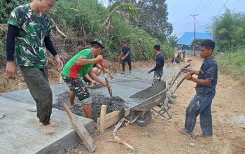 TMMD ke-130 Kodim 1418/Mamuju Cor Jalan di Dusun Pammulukang Barat