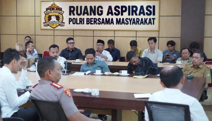 Dengar Persoalan Lahan Warga Pasangkayu, Kapolda Sulbar Kedepankan Dialog dan Kepastian Hukum