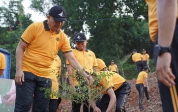 Wujud Cinta terhadap Alam, Polda Sulbar Gelar Green Policing di Perbukitan Desa Bambu untuk Antisipasi Longsor