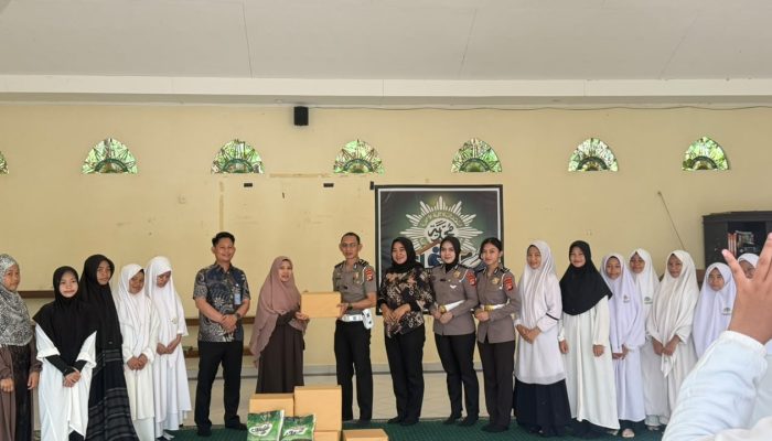 Jumat Berkah, Ditlantas Polda Sulbar Tebar Kebaikan di Panti Asuhan Putri Manakarra Muhammadiyah Mamuju   