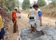 TMMD ke-130 Kodim Mamuju Cor Jalan di Dusun Pammulukang Barat