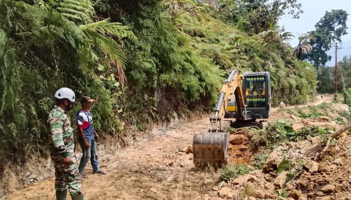 Satgas TMMD ke-130 Terus Genjot Pengerjaan Drainase di Desa Pammulukang