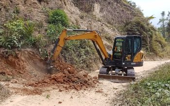 Satgas TMMD ke-130 Terus Berupaya Lancarkan Pengerjaan Plat Duiker di Desa Pammulukang   
