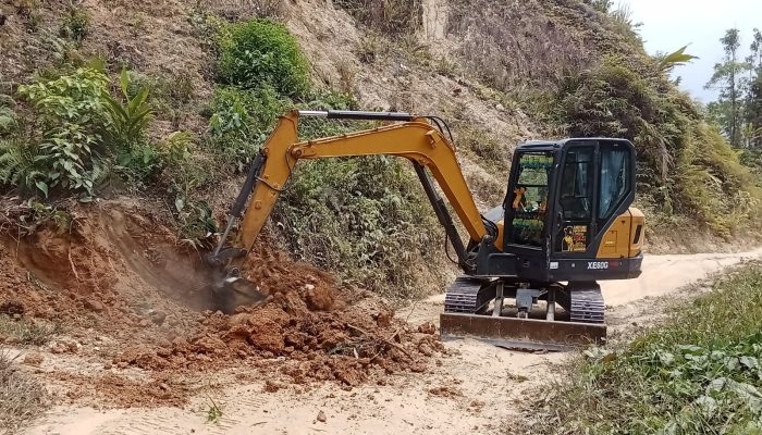 Satgas TMMD ke-130 Terus Berupaya Lancarkan Pengerjaan Plat Duiker di Desa Pammulukang   