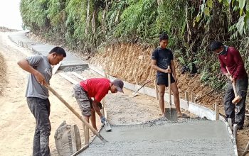 TMMD ke-130 Kodim 1418/Mamuju, Rabat Beton Jalan di Pammulukang Barat Terus Dikerjakan   