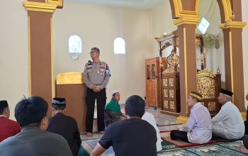 Jumat Keliling, Polantas Polda Sulbar Hadir di Masjid Nurul Hilal Sosialisasi Keselamatan dan Eratkan Silaturahmi