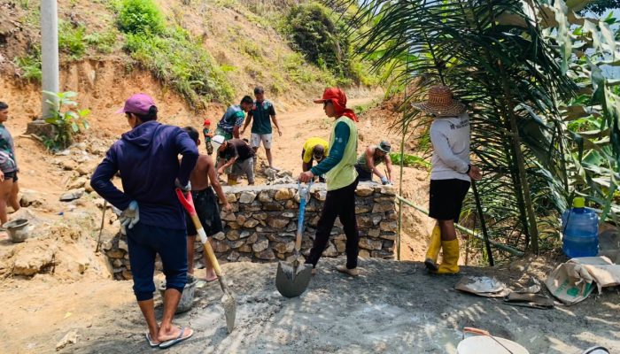 TMMD ke-130 Kodim 1418/Mamuju Lanjutkan Pembangunan Plat Duiker di Desa Pammulukang