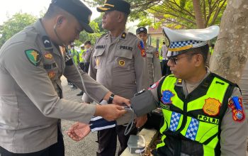 Pastikan Pelaksanaan Tugas Operasi Patuh Maksimal, Personel Polda Sulbar Rutin Cek Kesehatan   
